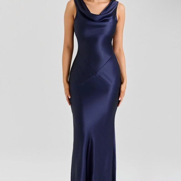 HOUSE OF CB 'Safaira' Navy Satin Draped Cowl Neck MaxiDress Size M Reg Cup - Picture 2 of 4
